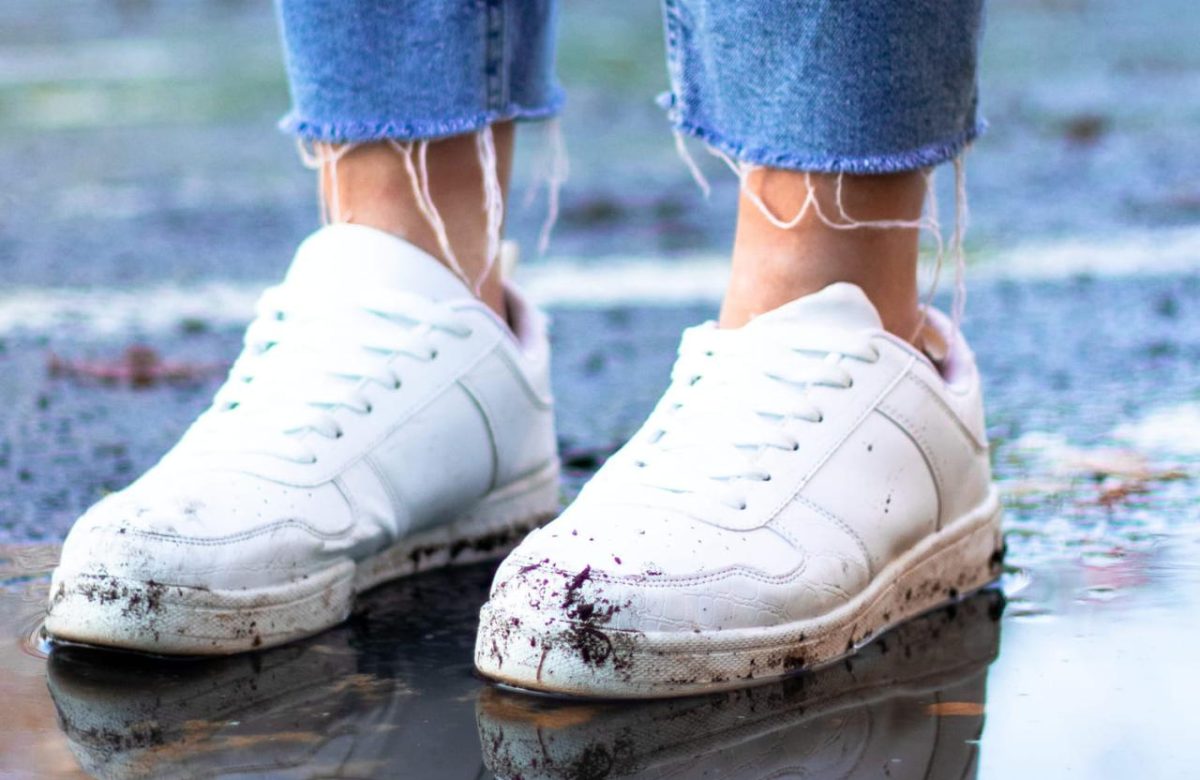 Machine wash your sneakers all at once? It is possible if you follow this manual