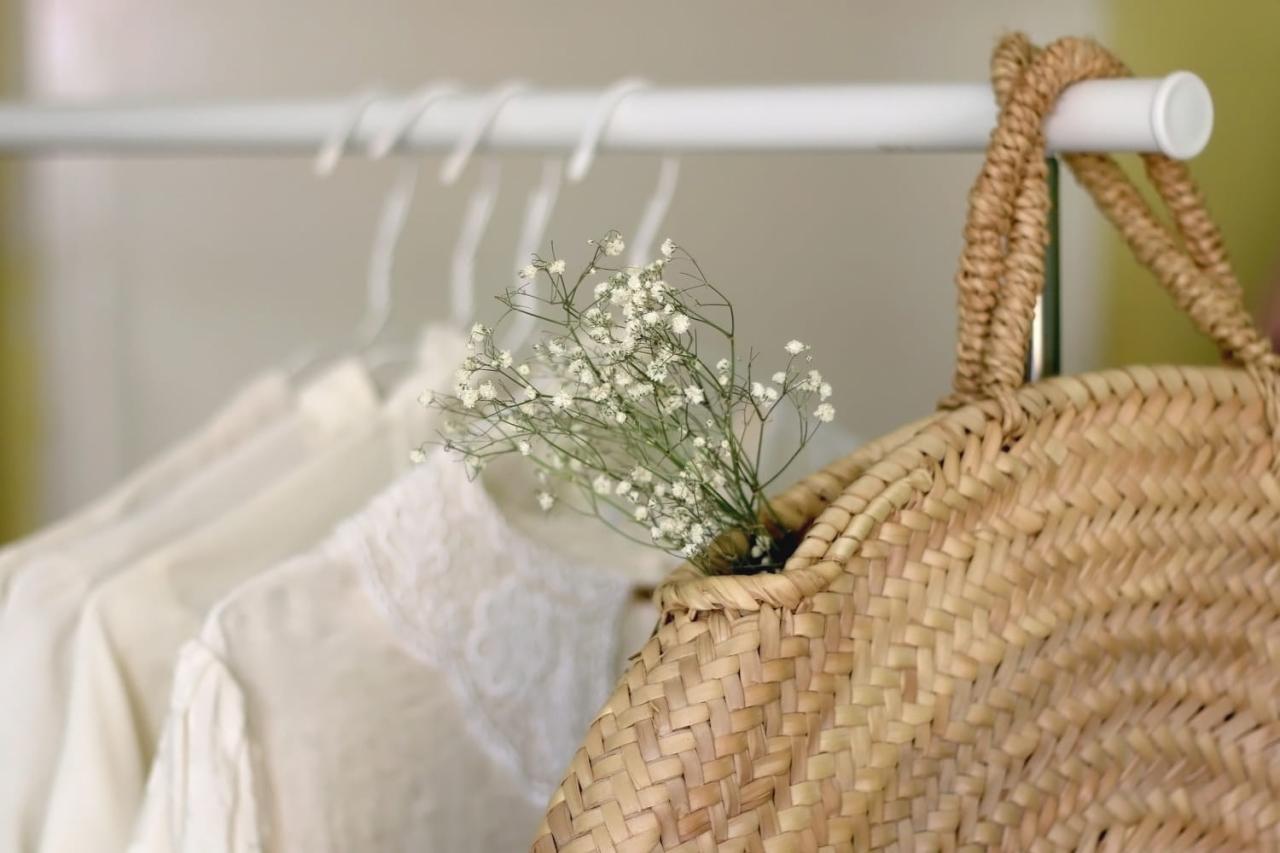 Our 7 tips for caring for your lace clothes