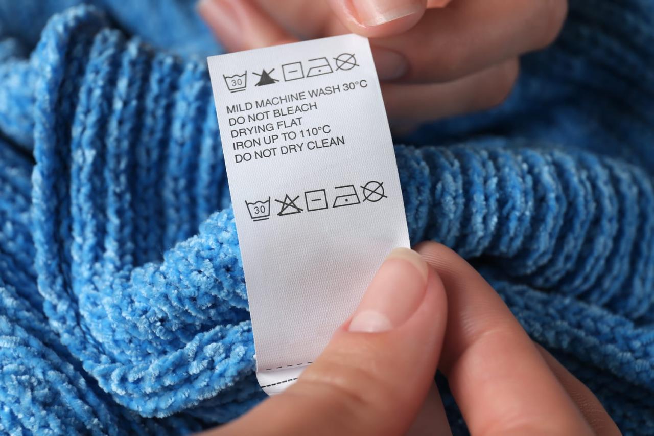 Reading Clothes Washing Labels: A Practical Guide